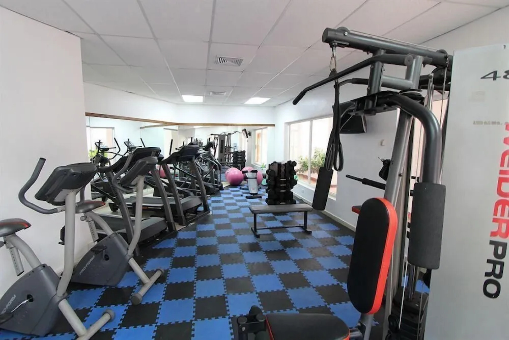 Cadaques Caribe Apartment