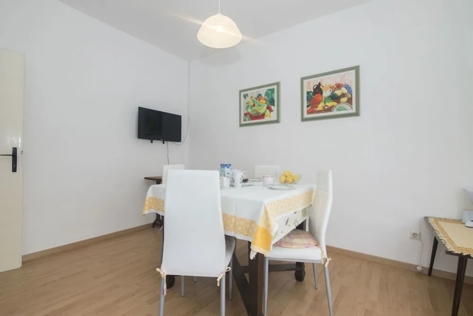 Apartments Jakov