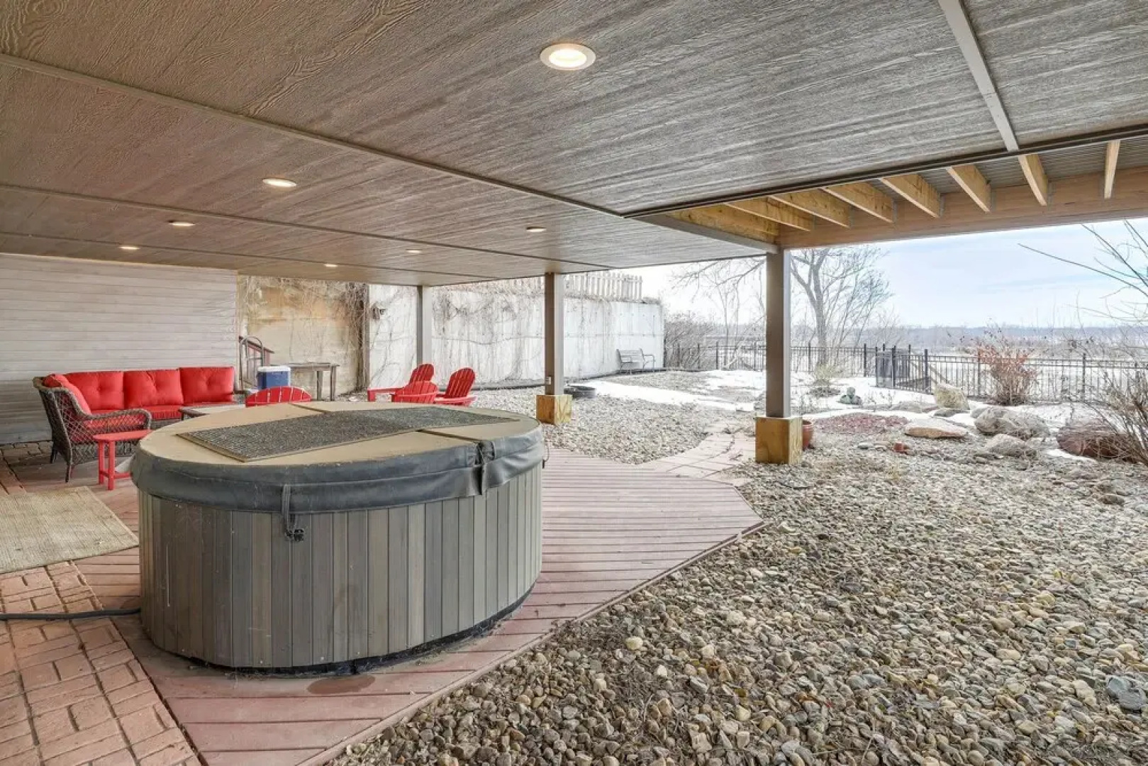 Yankton Vacation Home w/ Hot Tub & River Views
