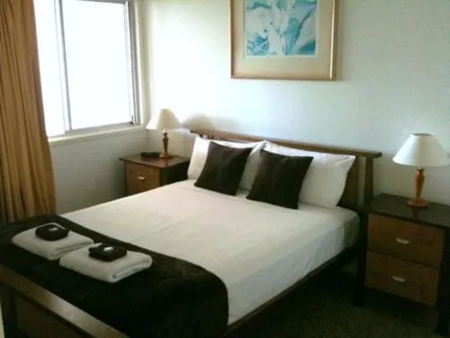 Airlie Seaview Apartments