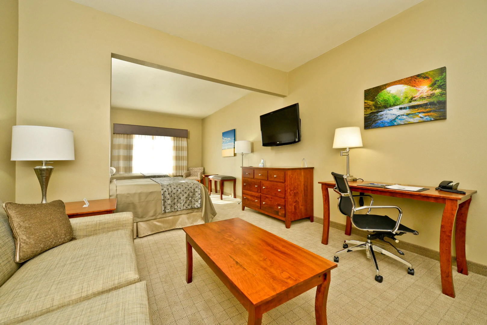 Green Mill Village Hotel & Suites, BW Signature Collection