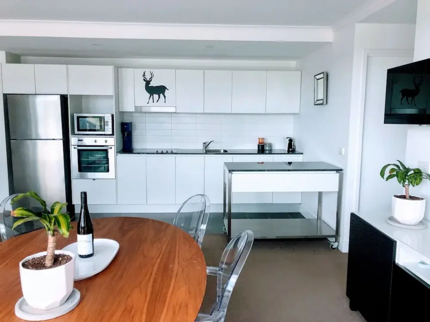 Accommodate Canberra - The Avenue