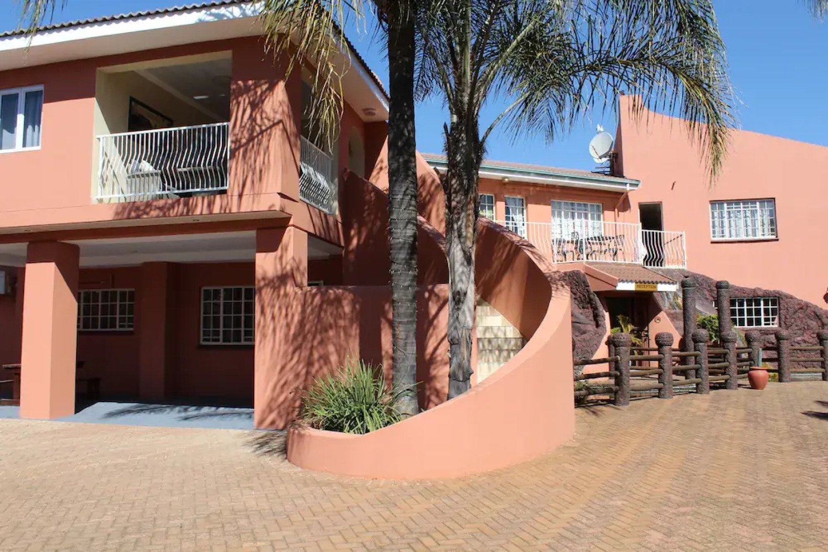 El Gran Chaparral Guest House