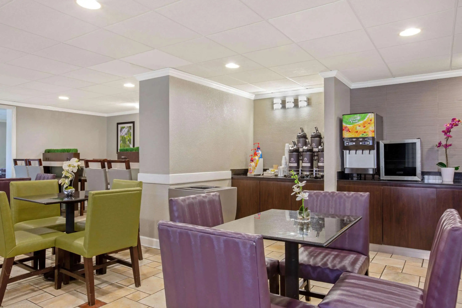 La Quinta Inn & Suites by Wyndham Miami Airport East