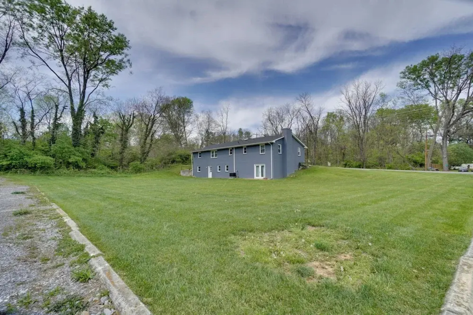 Walk to Stores: Home in Historic Shepherdstown!