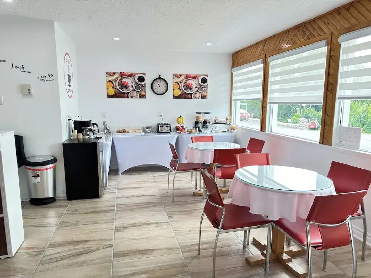 Motel 7 Inn & Suites