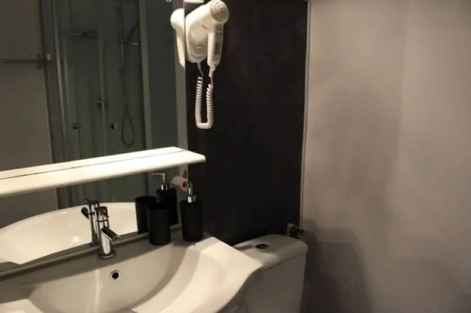 Studios near Basel Airport - RM 118