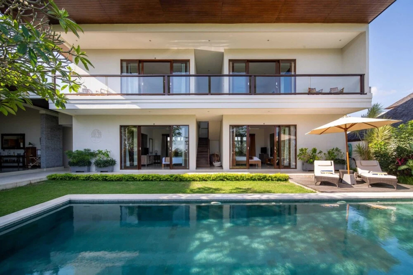 Peaceful Private Villa, 3 BR, Canggu With Staff