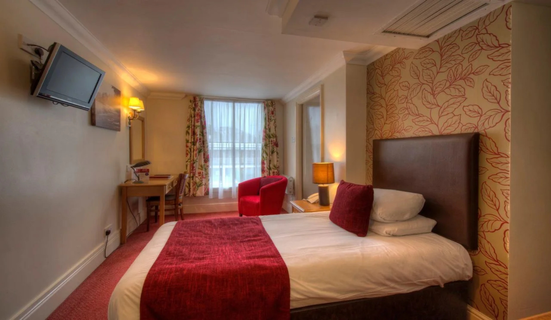 The Wheatsheaf Hotel by Good Night Inns