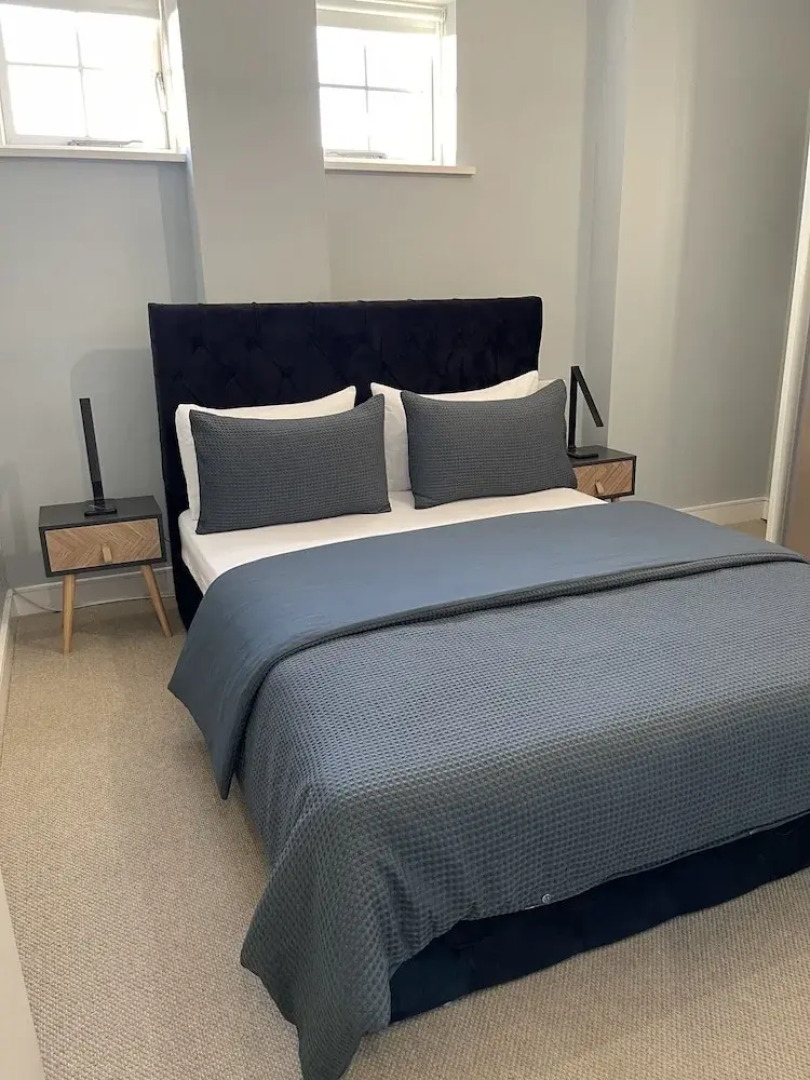 Luxurious Private One Bedroom Apartment