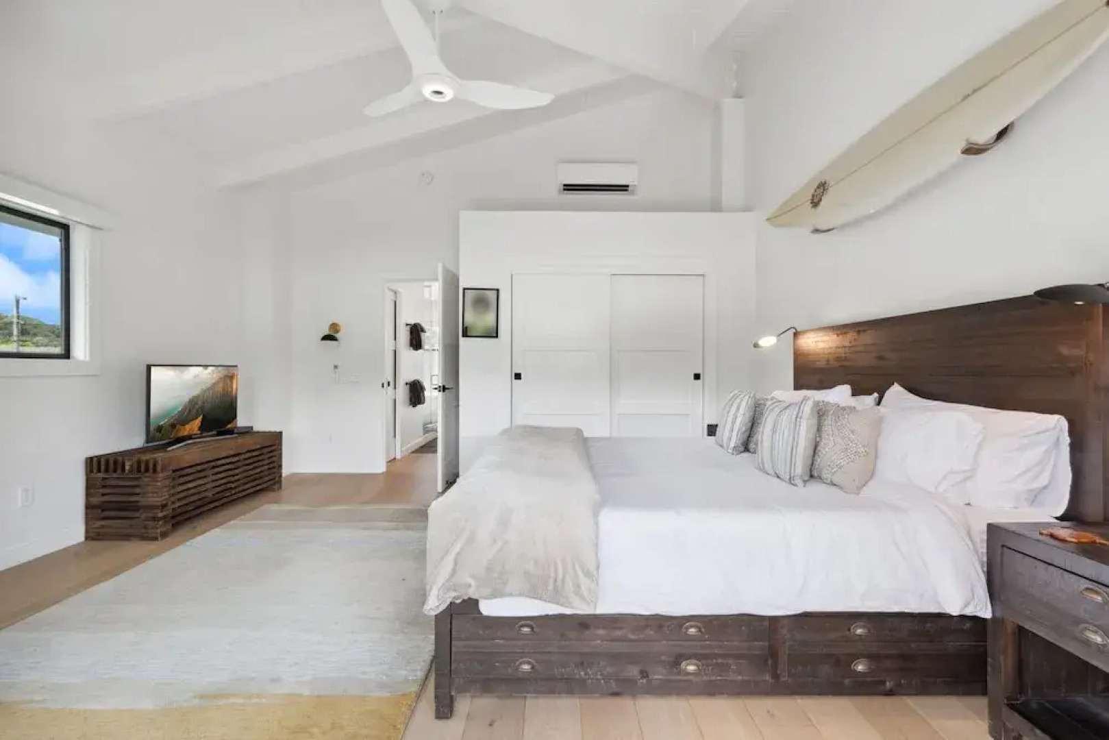 Hale Hanalei 5 Bedroom Home by RedAwning