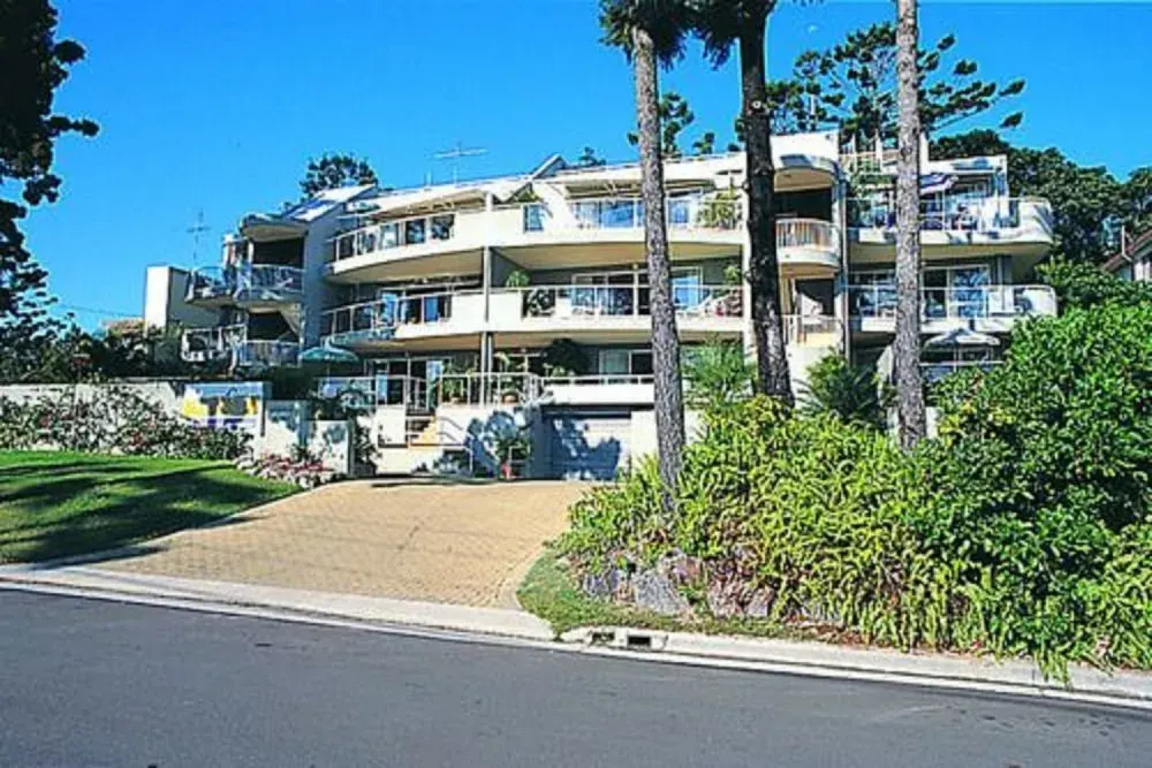 Picture Point Apartments