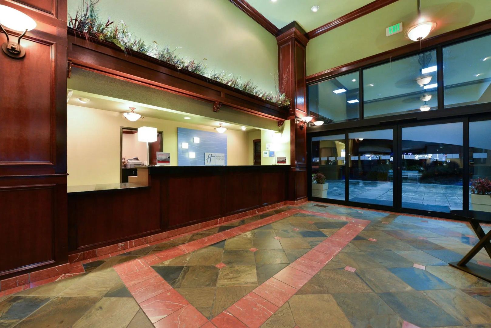 Holiday Inn Express Portland SE- Clackamas Area by IHG