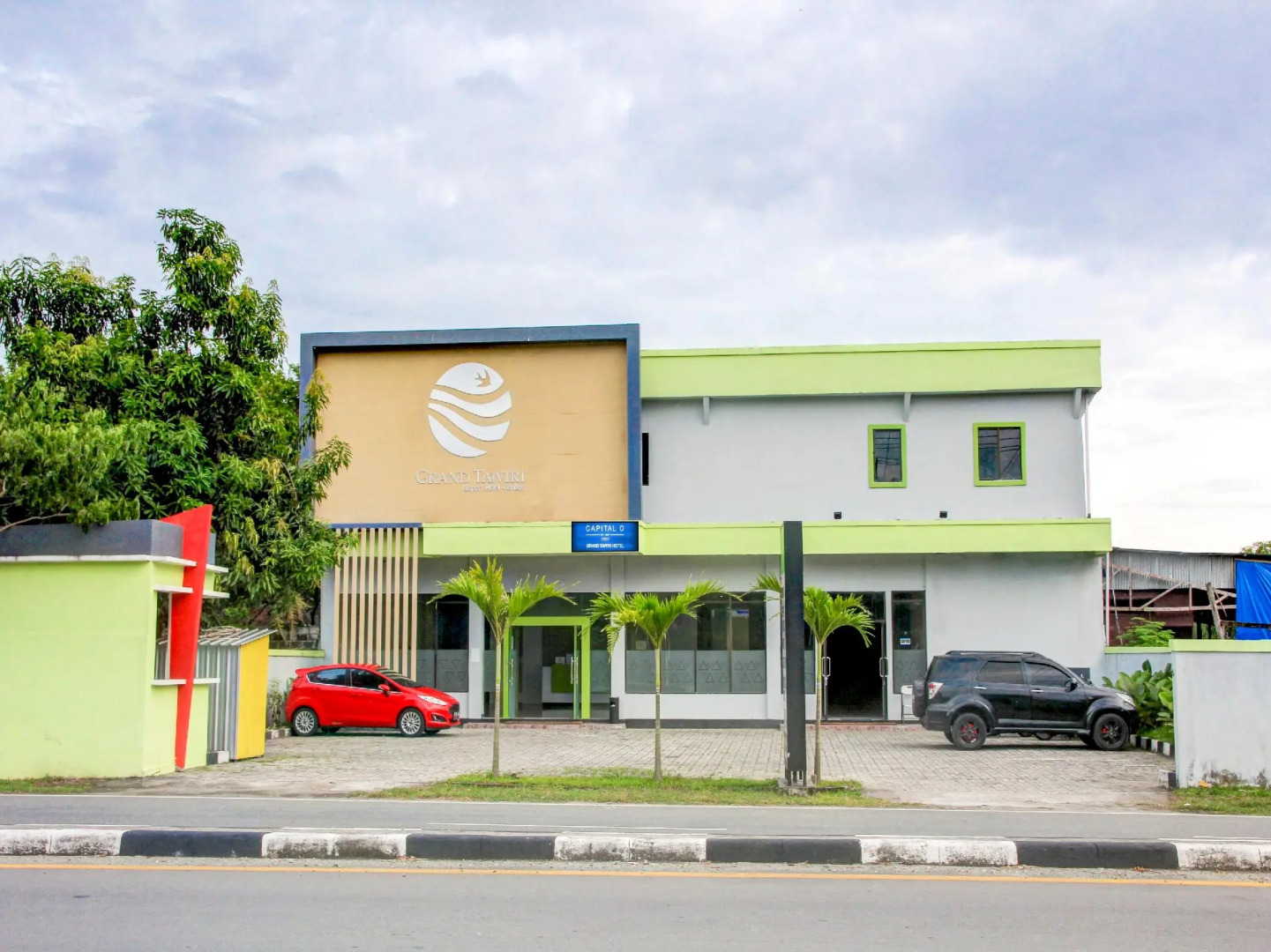 Capital O 3327 Grand Tawiri Hotel