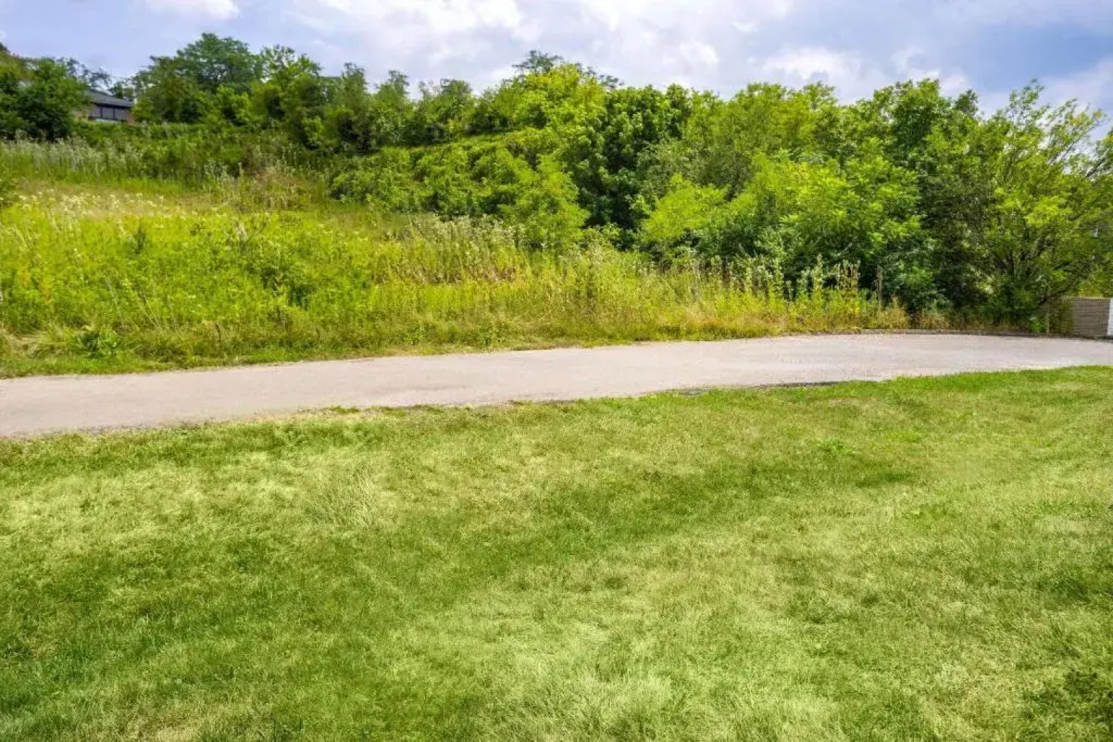 Super 8 St. Clairsville OH/Wheeling WV Area