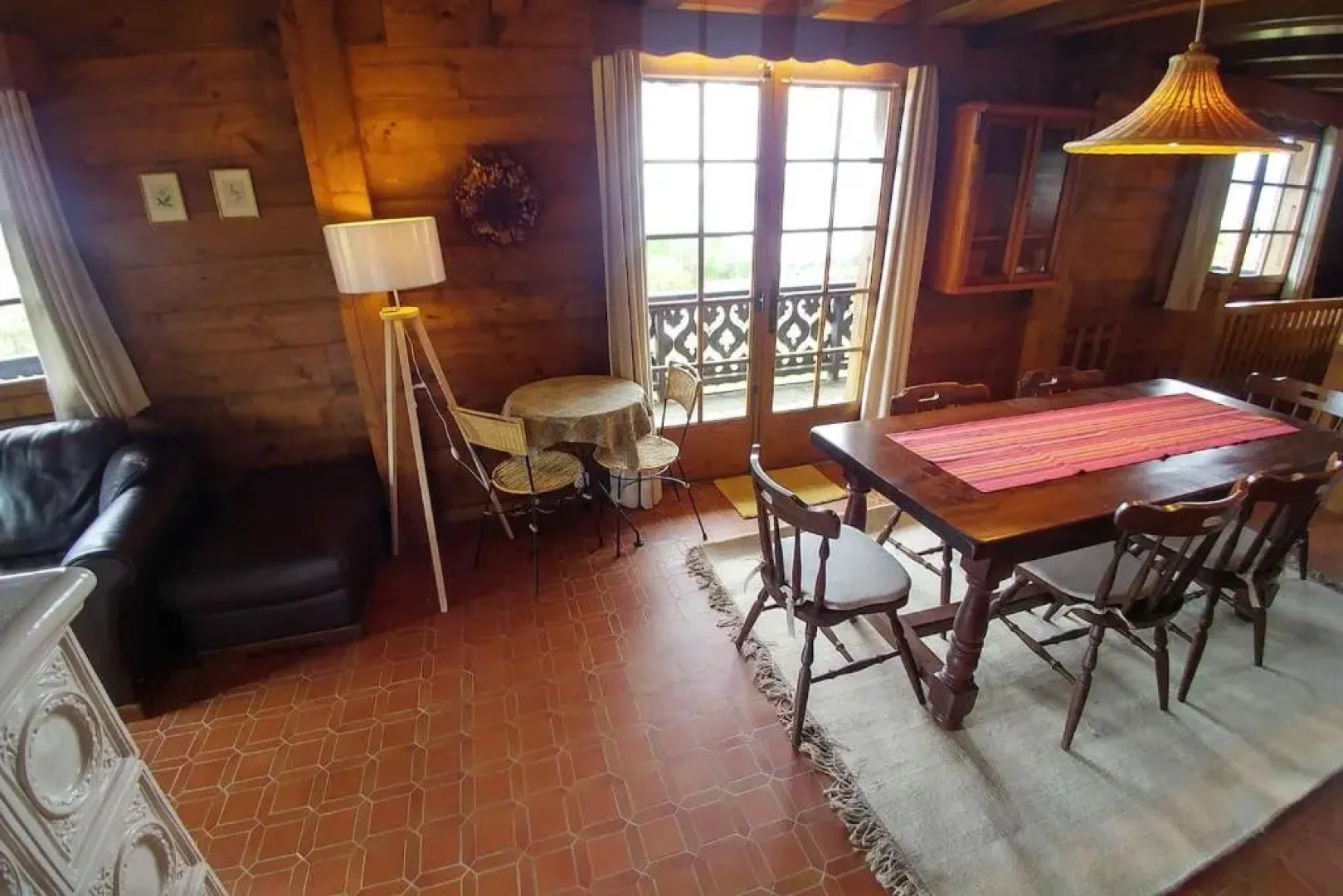 Chalet paisible dans la nature avec belle vue sur le lac Léman