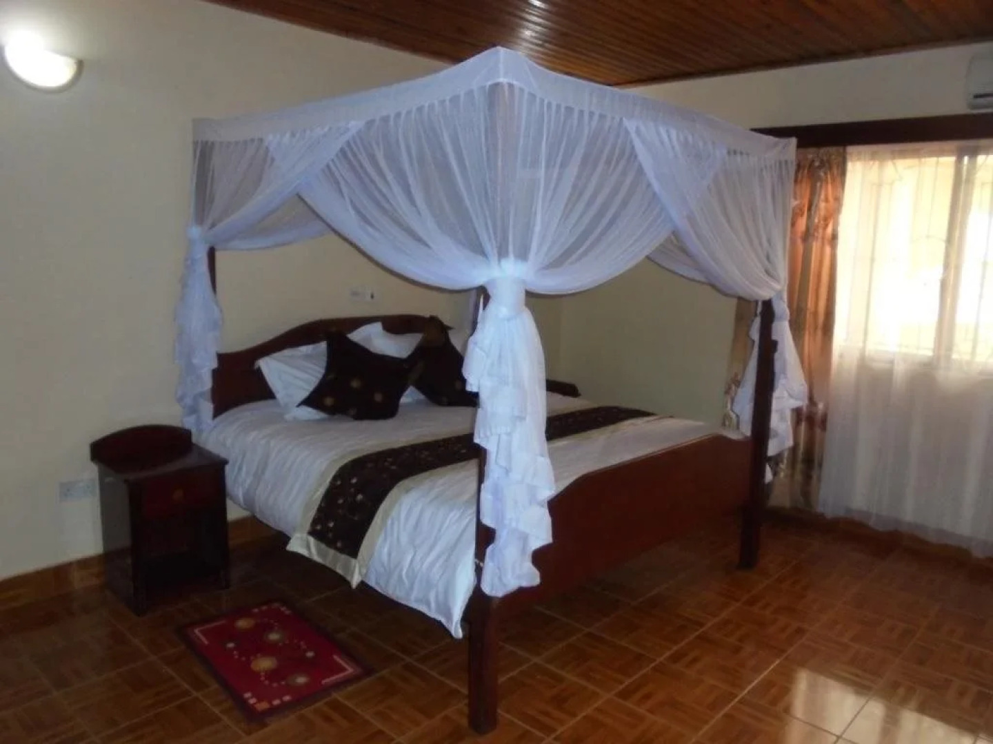 Mahina Paradise Hotel