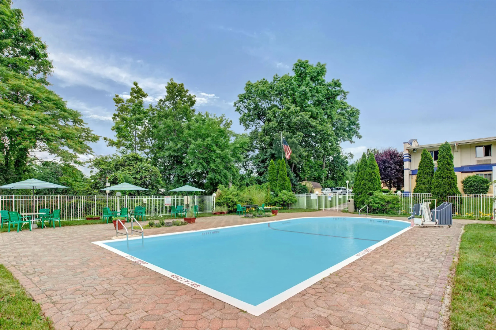 Days Inn by Wyndham Nanuet / Spring Valley