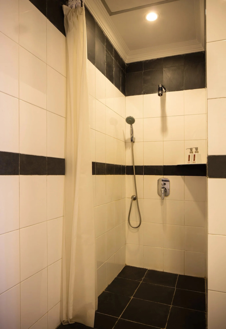 Victoria Nui Sam Lodge