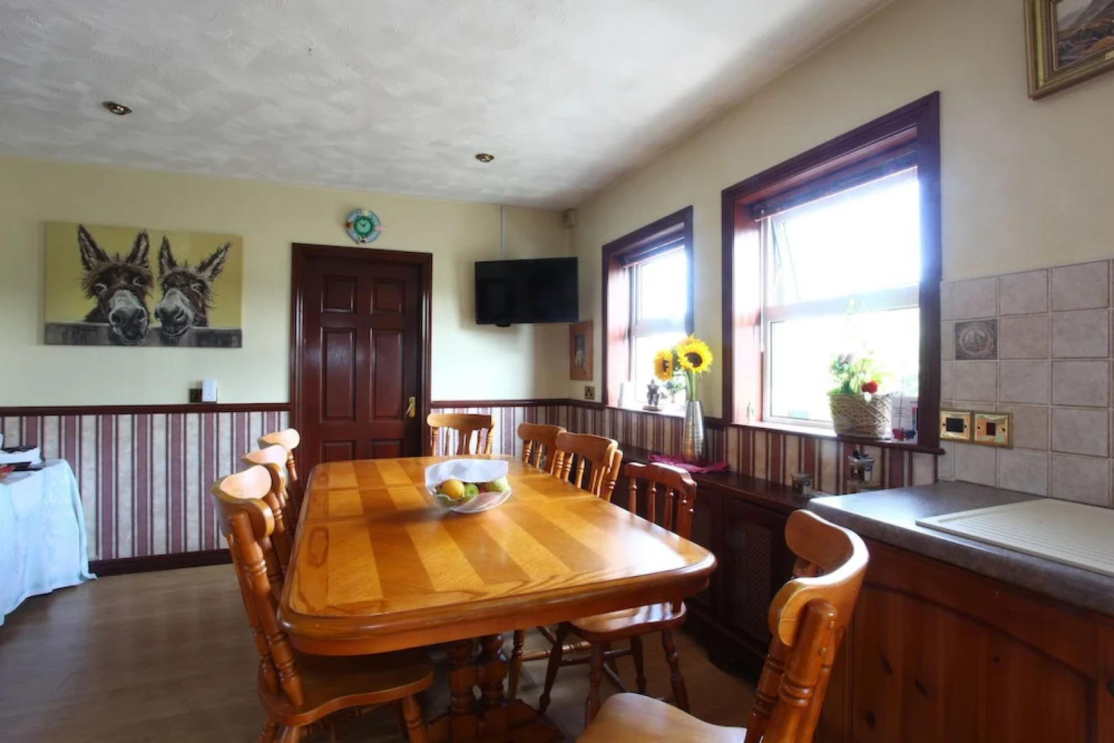 Captivating 8-bed House in Antrim