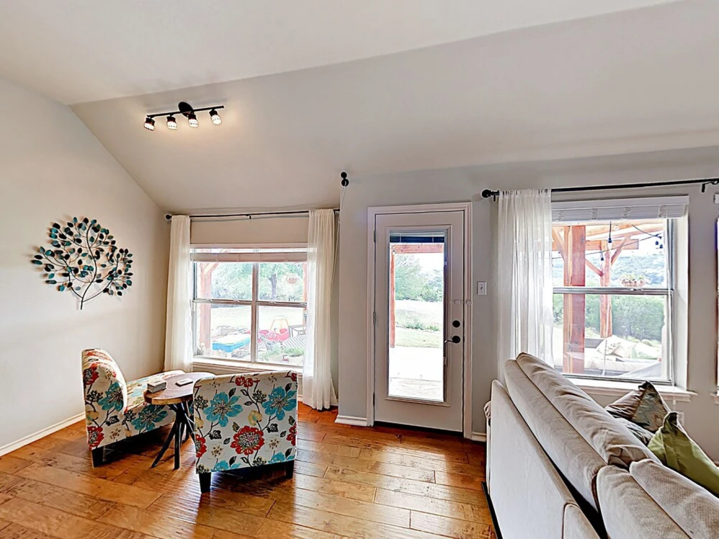 10807 Dripping Springs - 3 Br Home