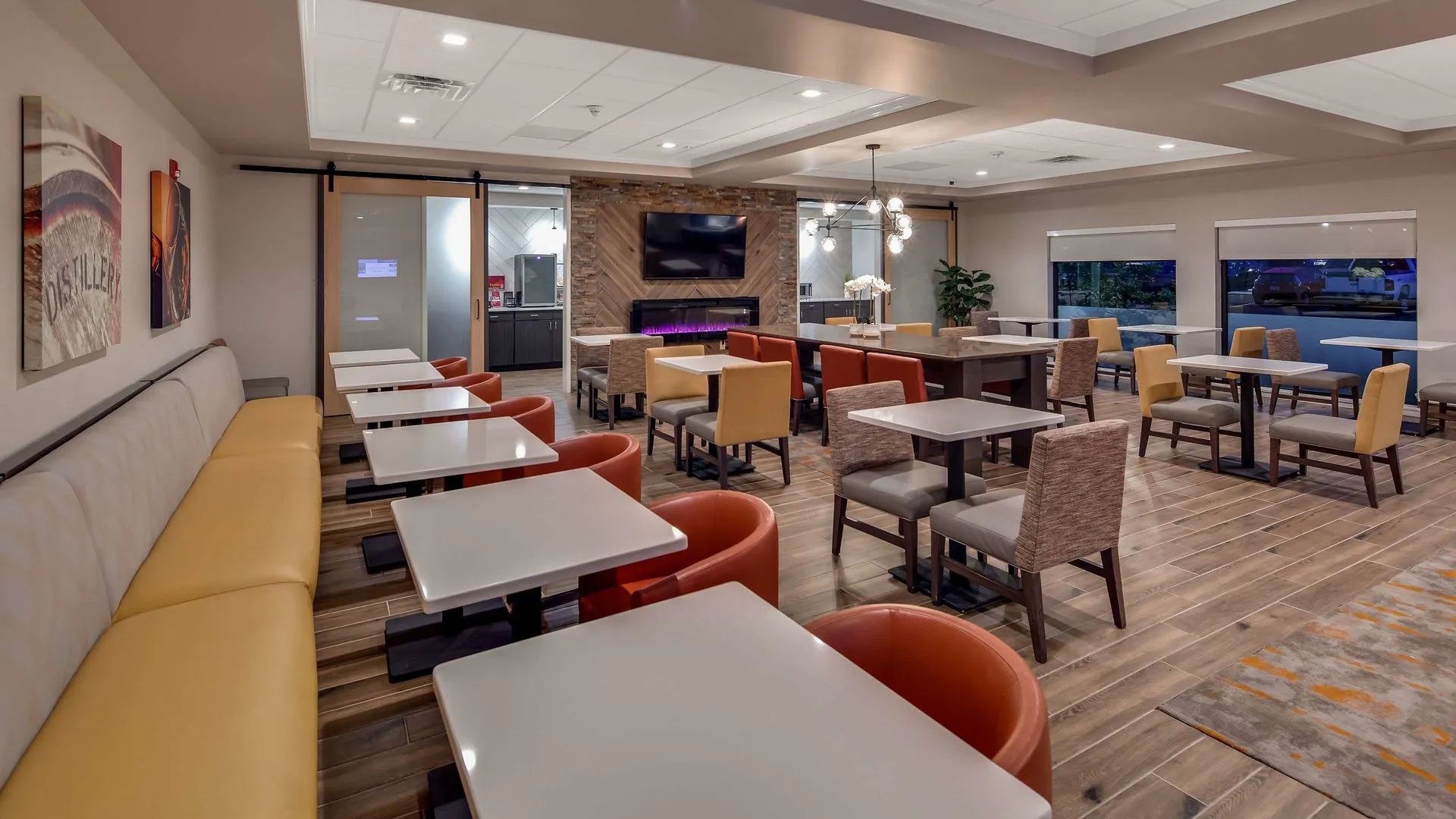 B/W Plus Elizabethtown Inn & Suites