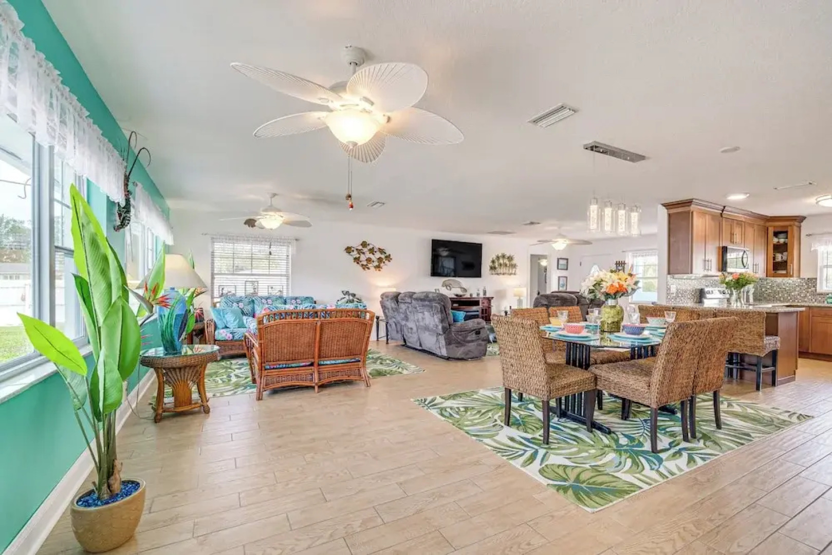 Boat Dock & Kayaks: Canalfront Home in Homosassa