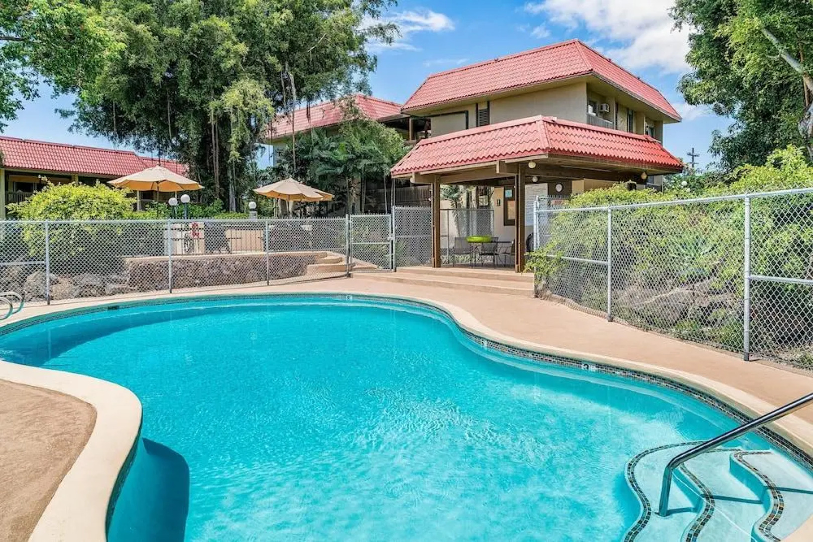 Kona Mansions - Studio condo by RedAwning