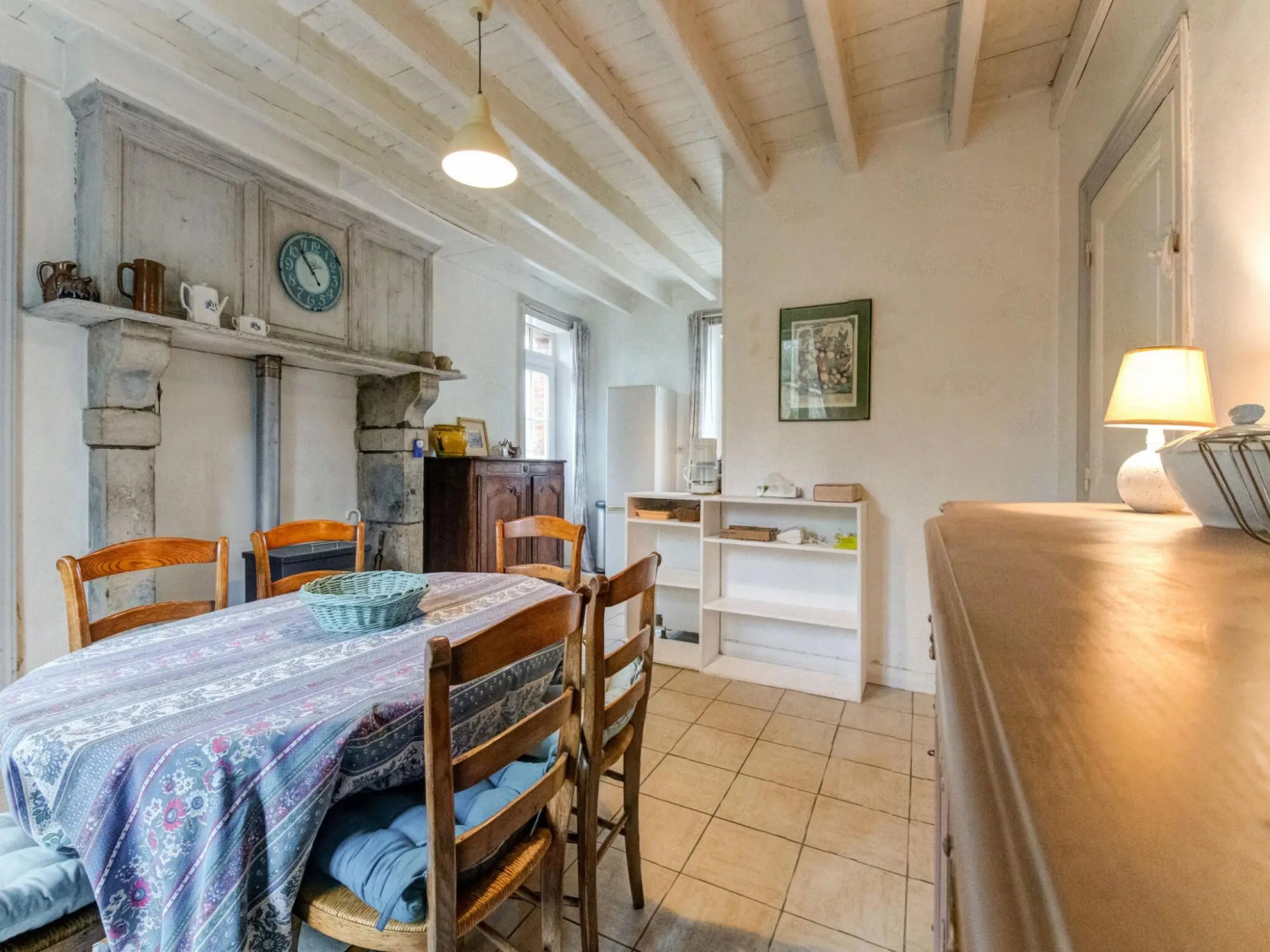 Pretty Holiday Home in Golleville with Private Garden