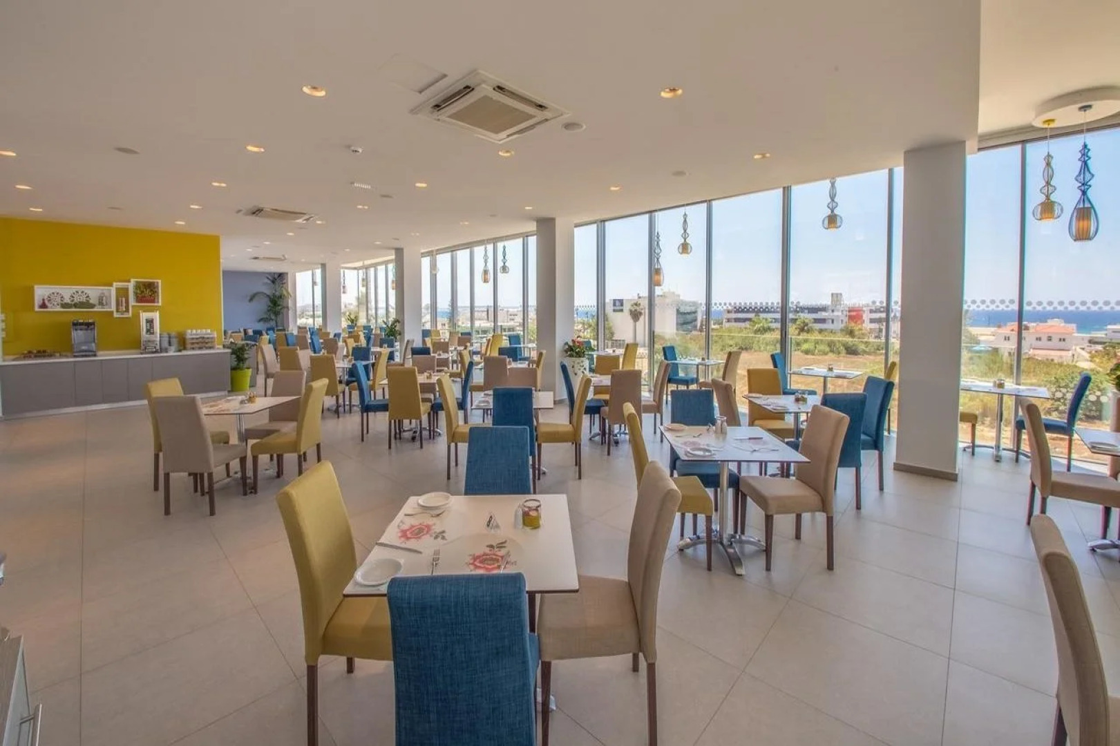 Nicholas Color Hotel