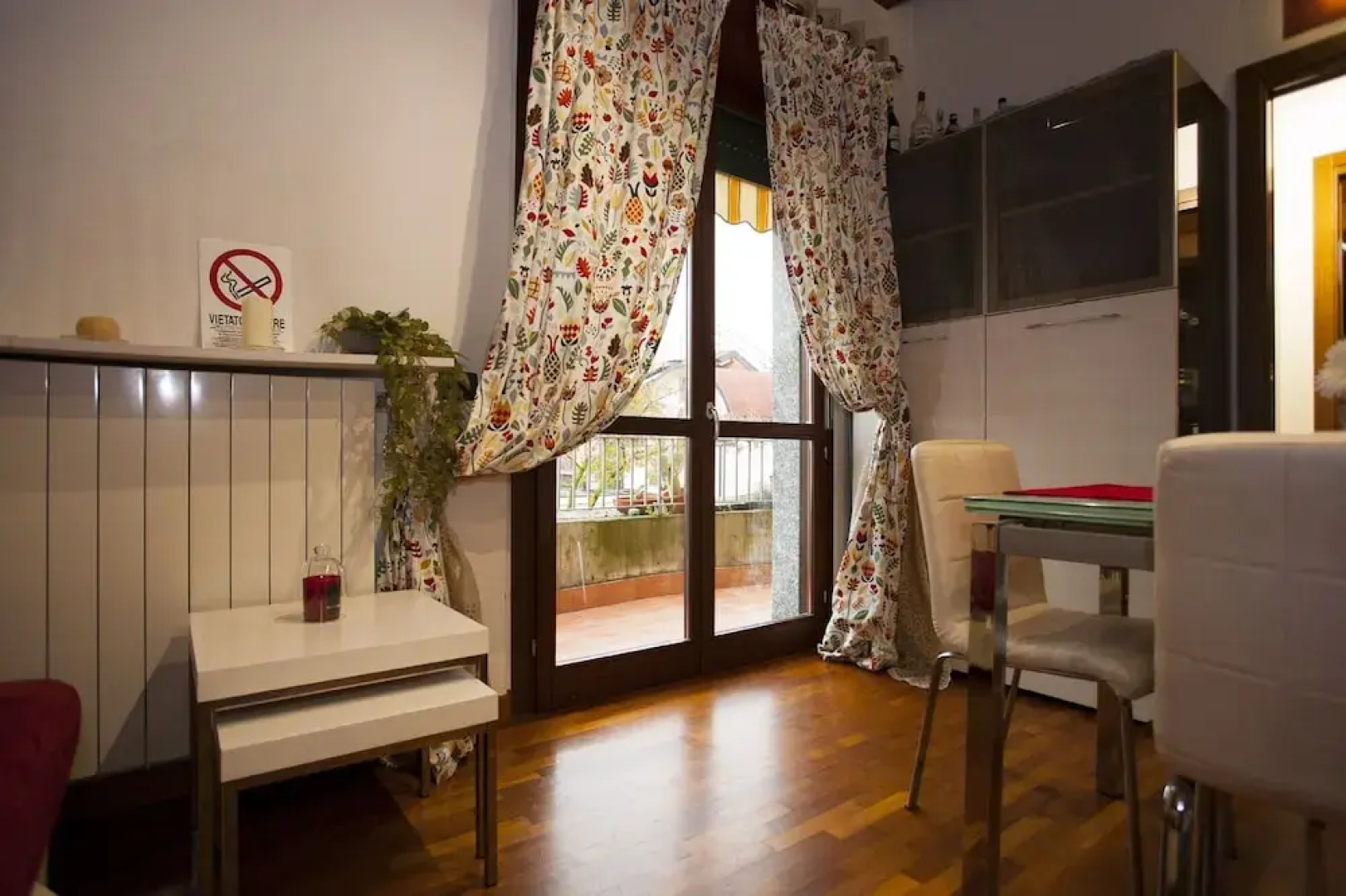 Bnbook - Train Station Loft