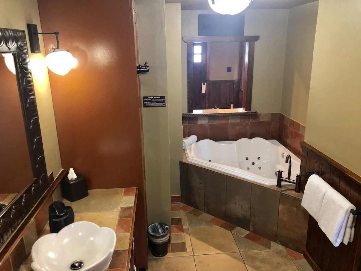 Highland Haven Creekside Inn