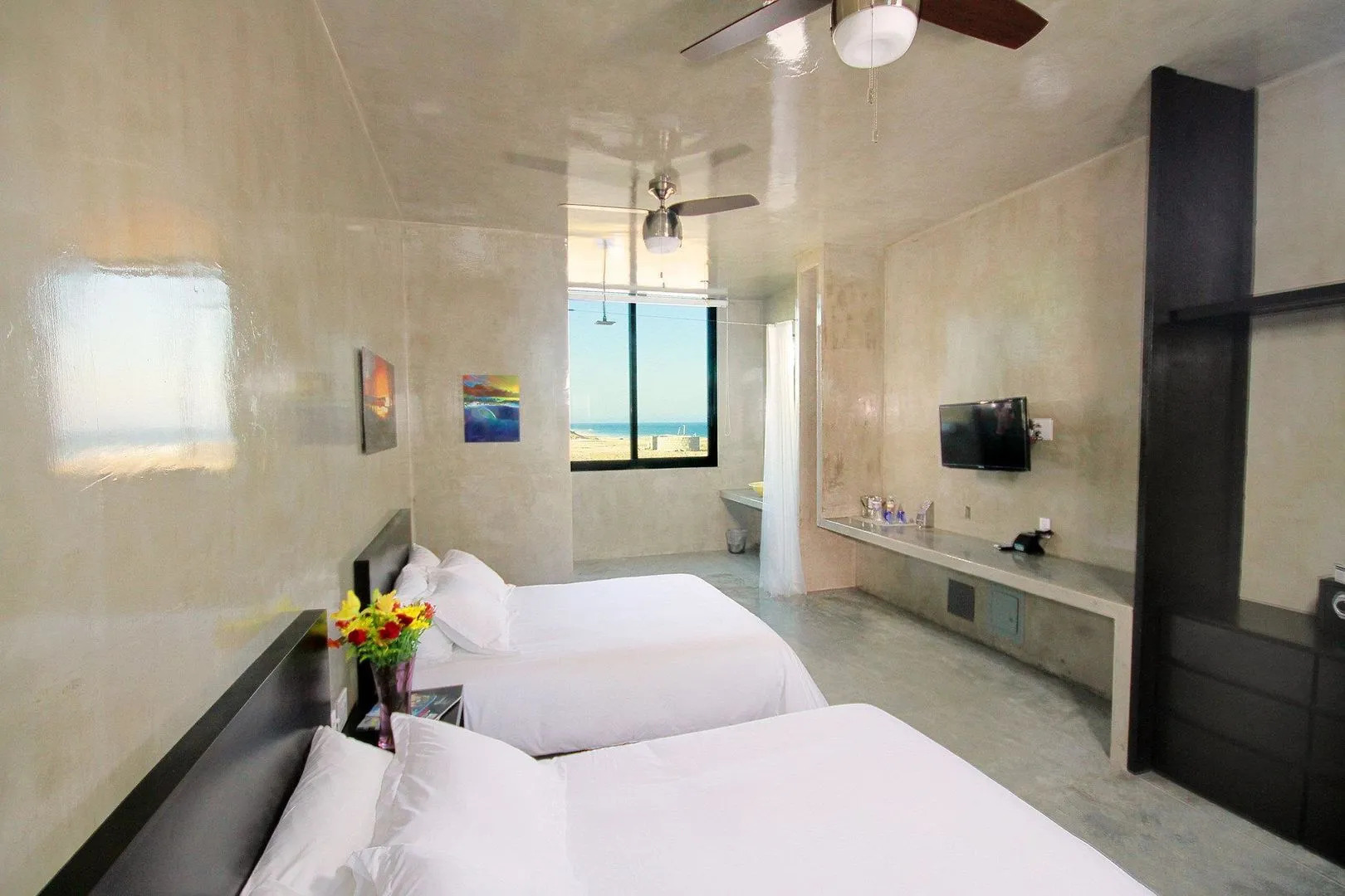 Vidasoul Hotel and Crossroads Country Club Restaurant