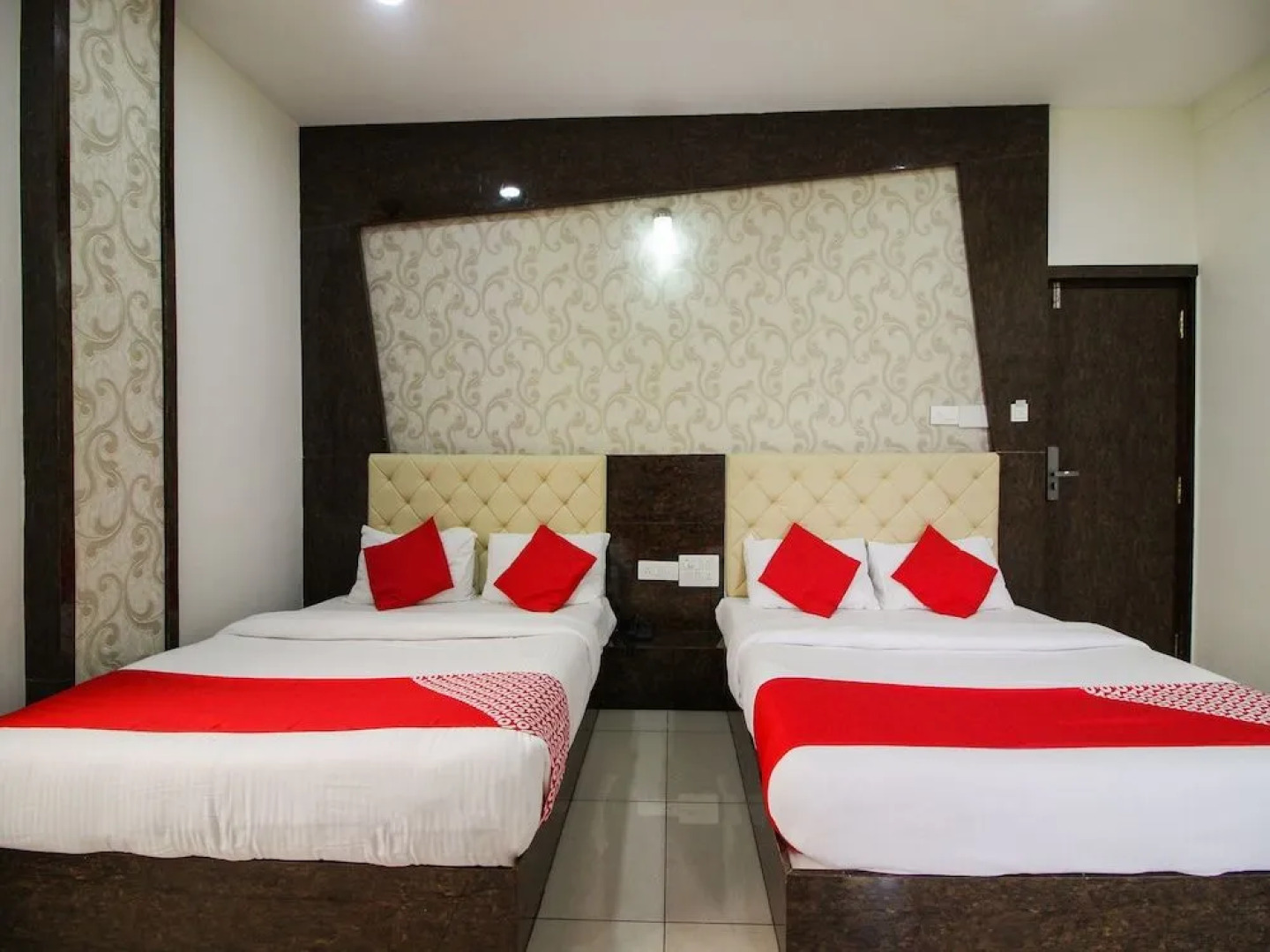 OYO 15136 Nisarga Lodge