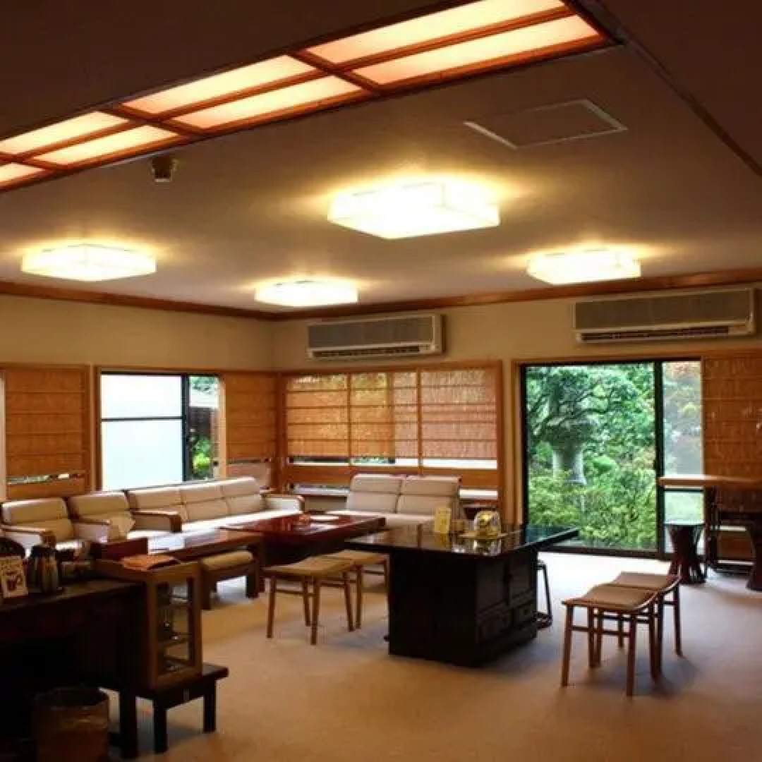 Yugawara Onsen Ashikari Ryokan