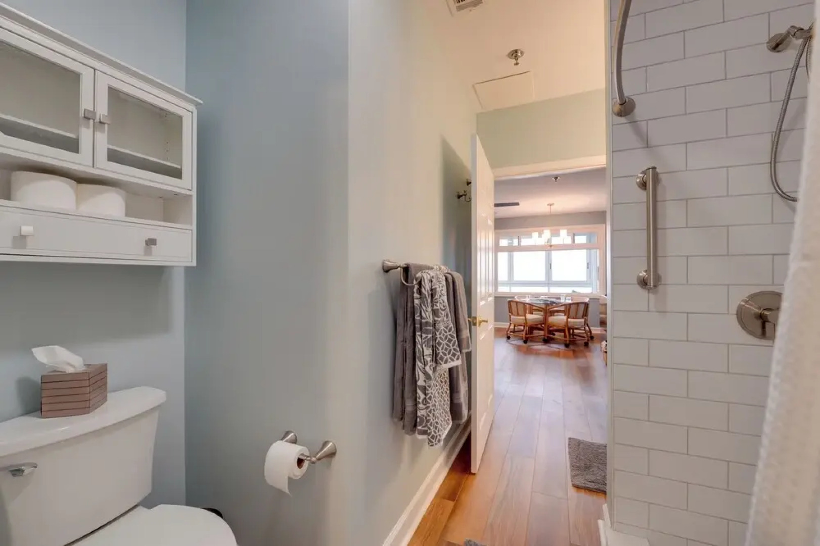 Resort Amenities & Beach Access: Huddleston Condo