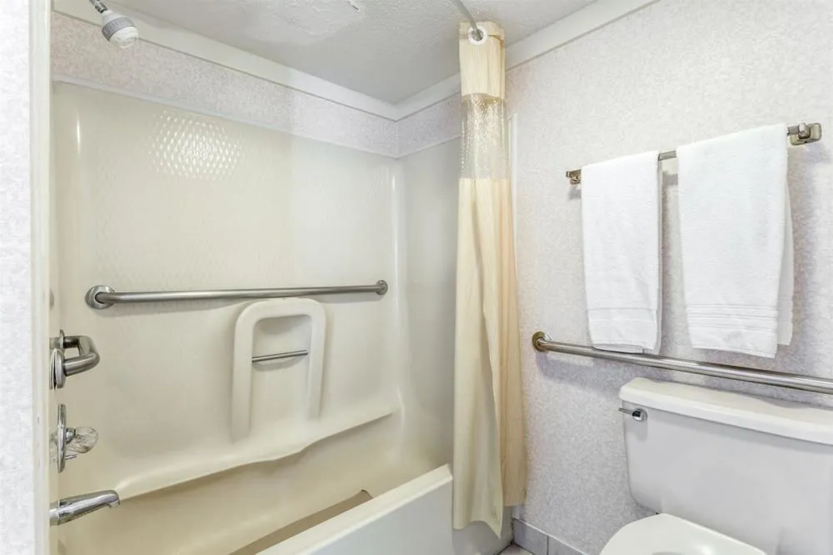 Days Inn by Wyndham Cornelia