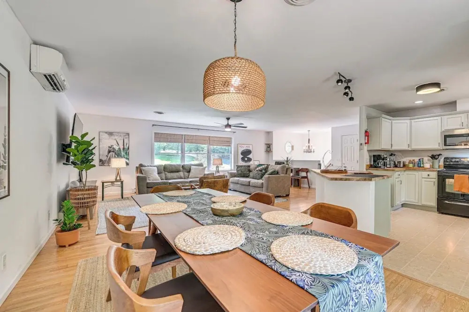 Family-friendly Saugerties Home w/ Hot Tub & Games