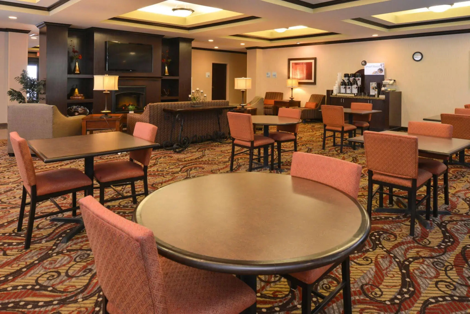 Holiday Inn Express & Suites Wheeling by IHG