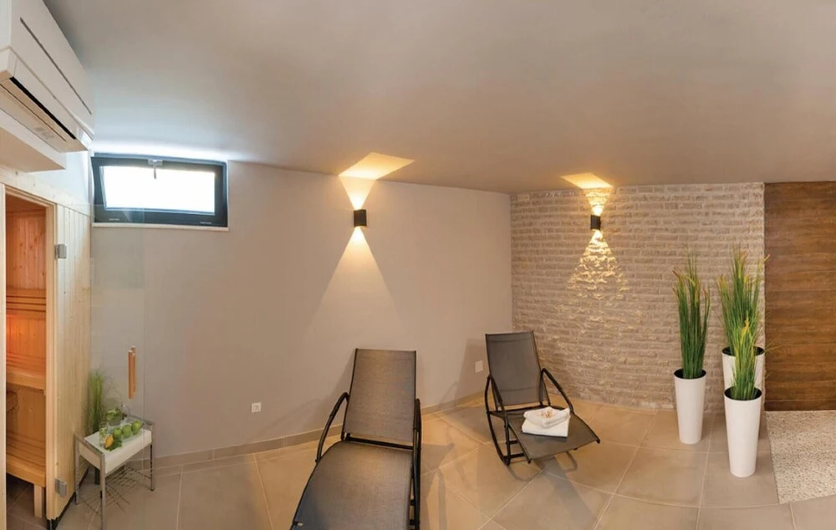 Nice Home in Okrug Gornji With Sauna, Wifi and 5 Bedrooms