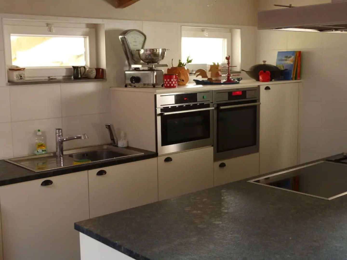 Modern Holiday Home in Hondschoote With Garden