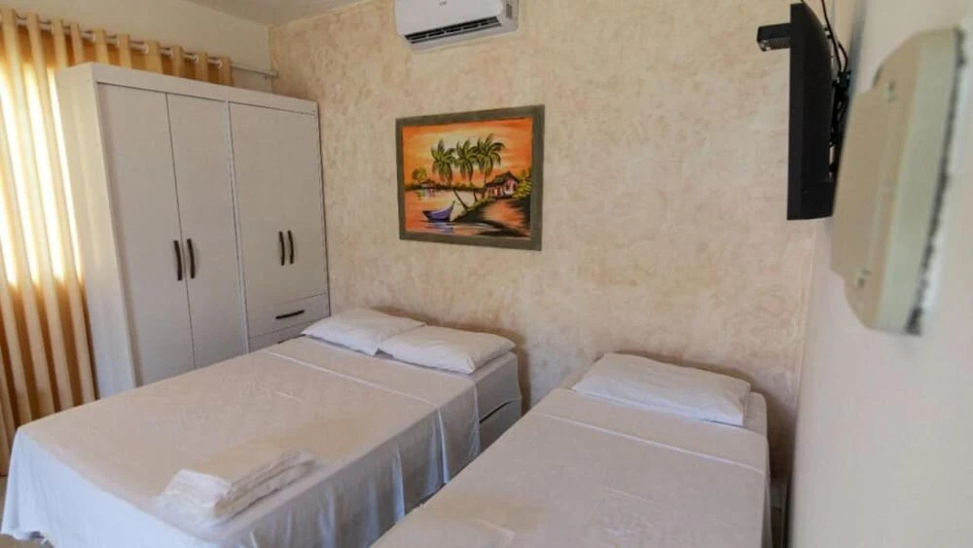 Chal Aconchegante com Vista Jardim em Vila - 05