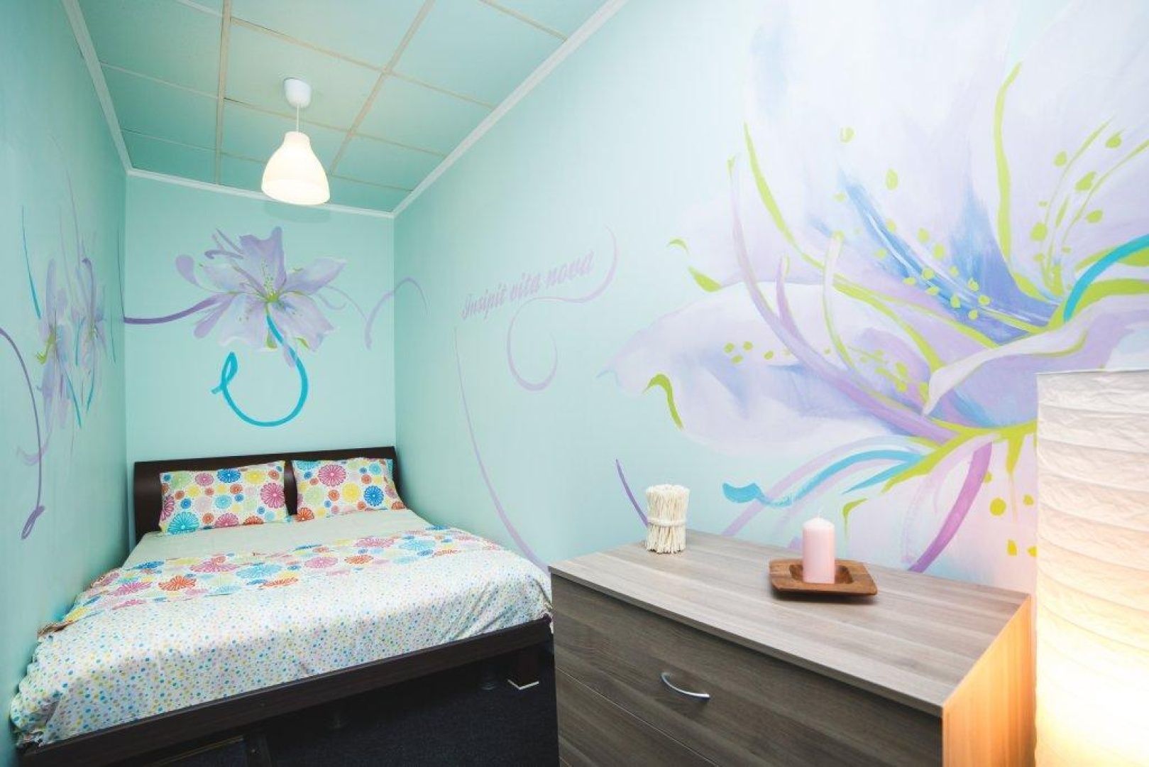 Art-Hostel Contrast