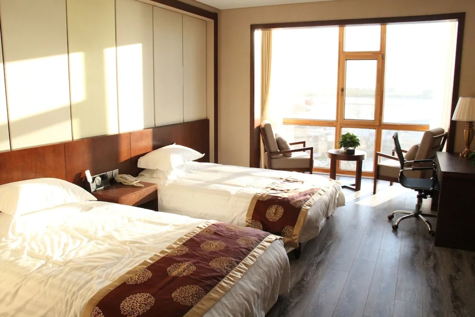 Qingyang Baiyangdian Spring Resort