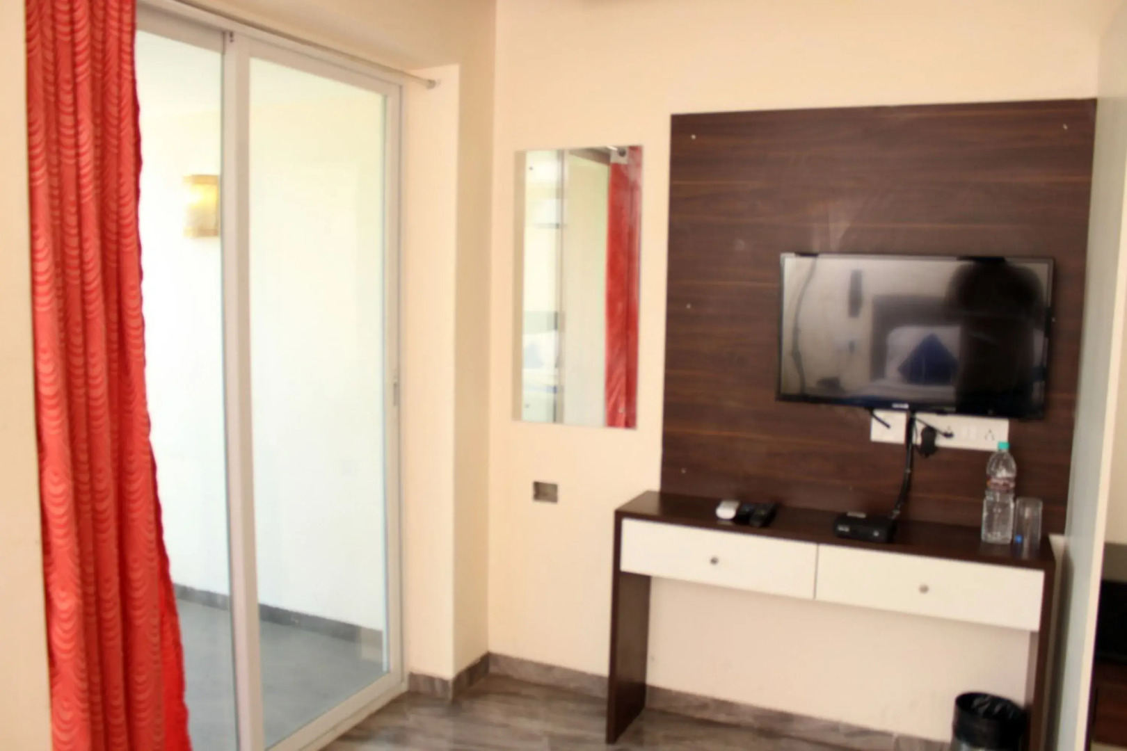 Alegria Whitehouse Mambakkam