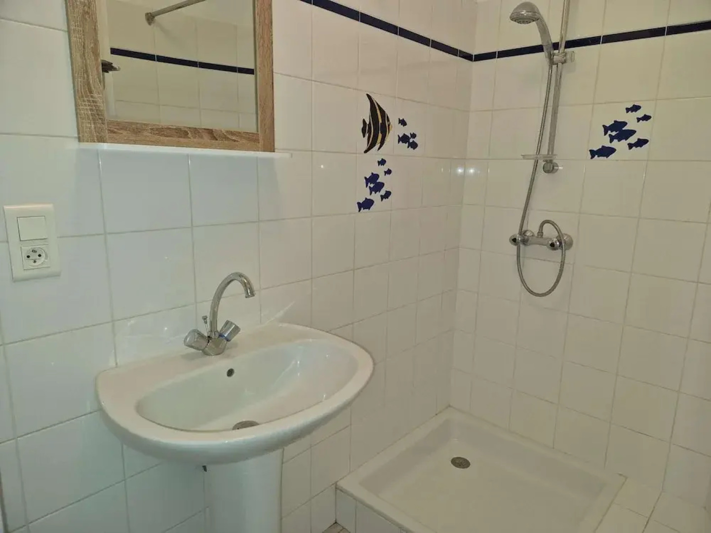 Lovely Apartment in a Prime Location With Direct Access to the Beach, Mesquer