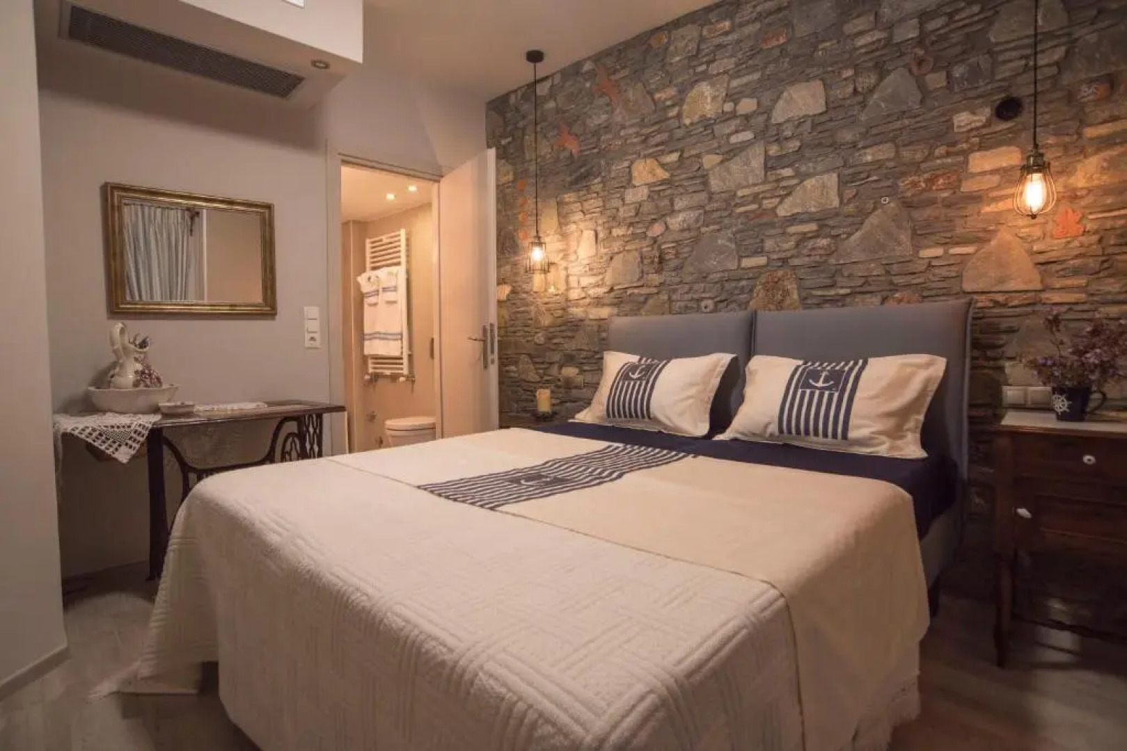 Eftopia Beachfront 2-bedrooms apartment