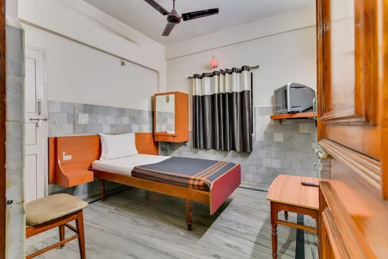 Hotel Ganesh by OYO Rooms