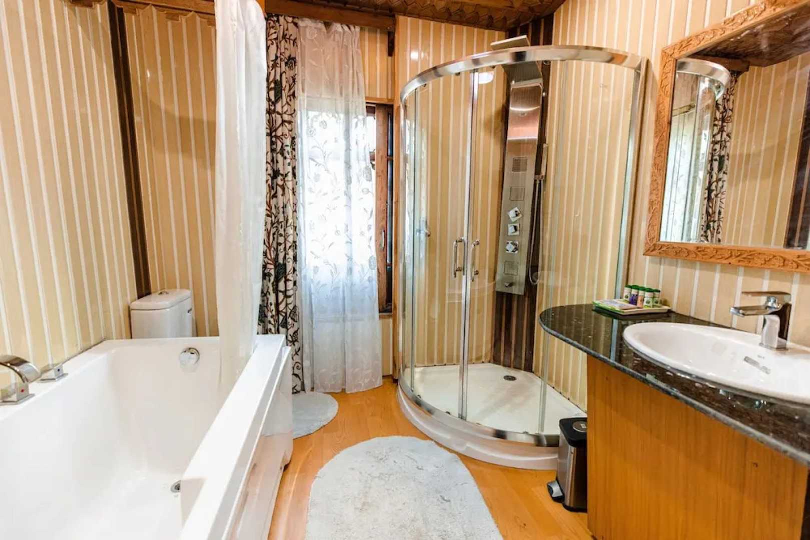 Sea Hawk Group Of Houseboat