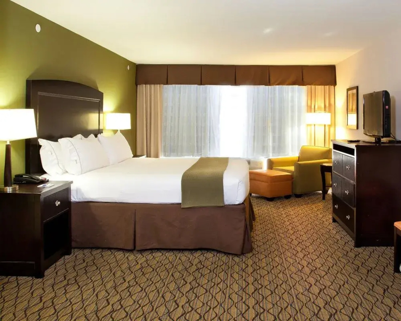 Holiday Inn Express & Suites Tulsa South Bixby